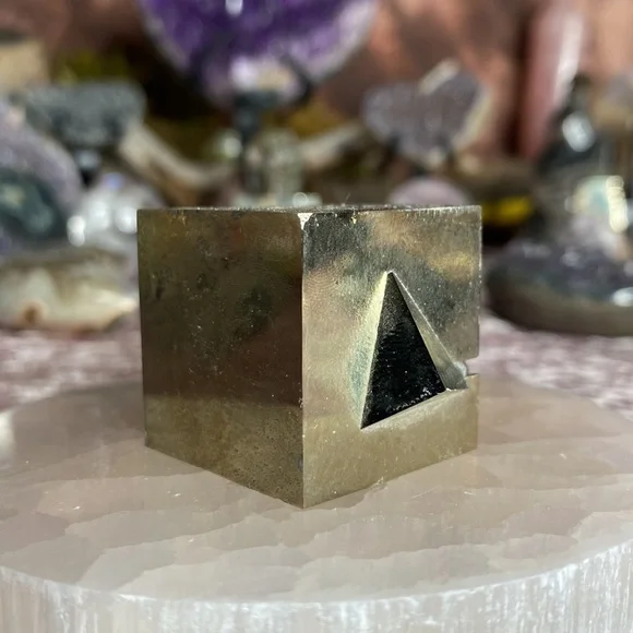 Pyrite cube RARE - Picture 3 of 4